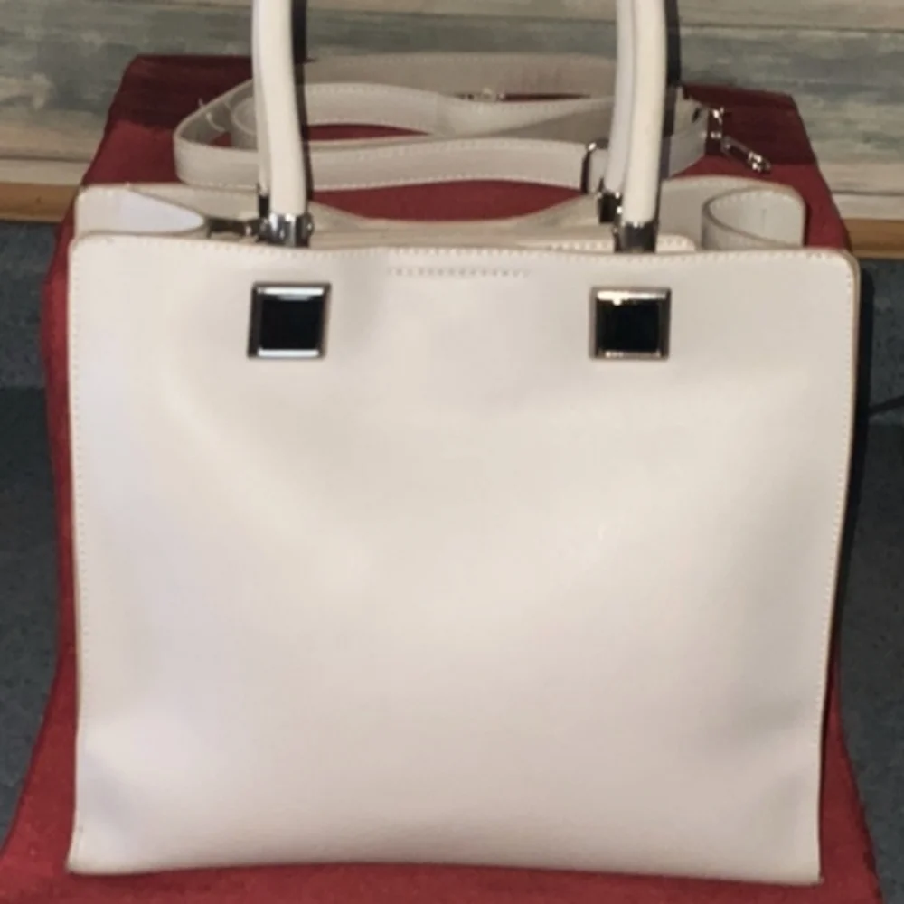 Handbag - Picture 1 of 10